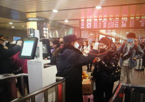 紅外測(cè)溫槍在新冠病毒疫情當(dāng)中發(fā)揮著針對(duì)人體測(cè)溫檢測(cè)的重要作用